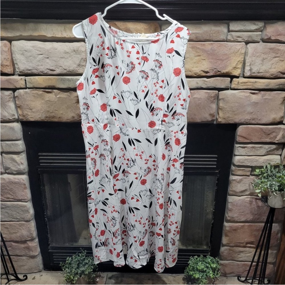 Costyleen Floral Short-sleeve Dress Women’s Size 16 (Runs Small)